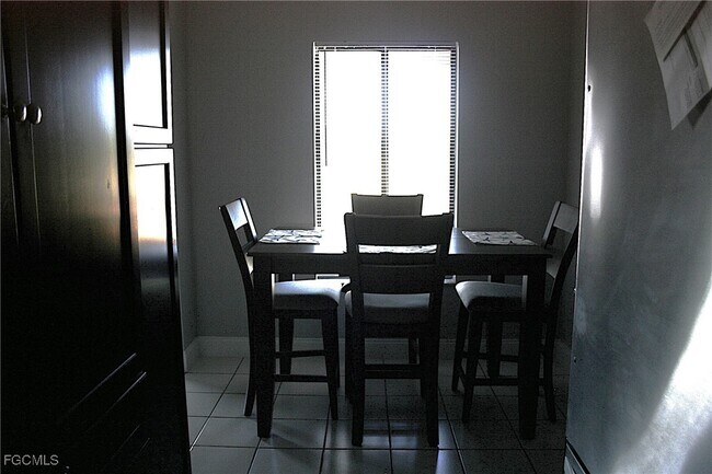 Foto del edificio - 15160 Riverbend Blvd