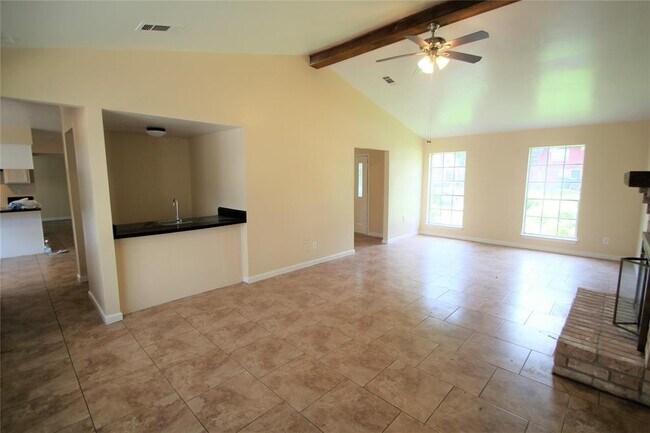 Building Photo - 2134 Hilton Head Dr
