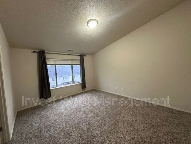 Foto del edificio - 1525 NE 87th Way