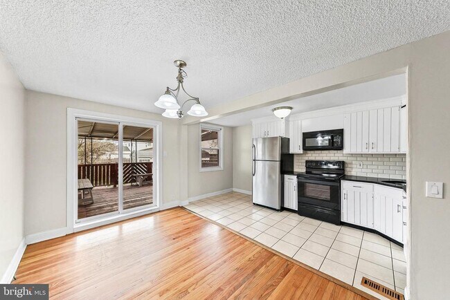 Building Photo - 129 Alverstone Rd