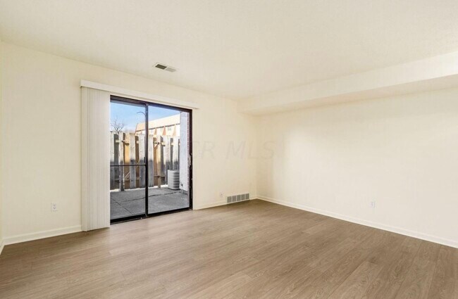 Building Photo - 29 King Arthur Ct