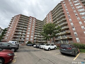 Building Photo - 71 Strawberry Hill Ave