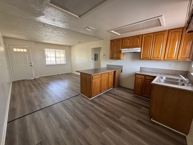 Foto del edificio - 509 E Ave Q