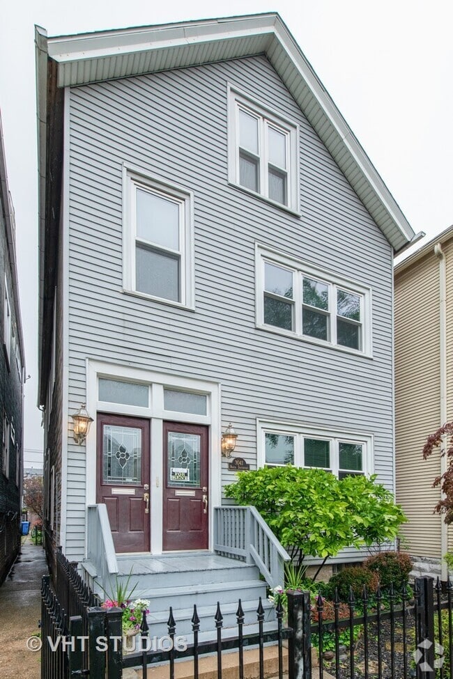 Building Photo - 3041 N Southport Ave