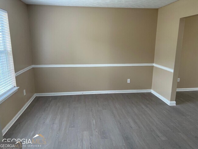 Foto del edificio - 1256 Partridge Ln