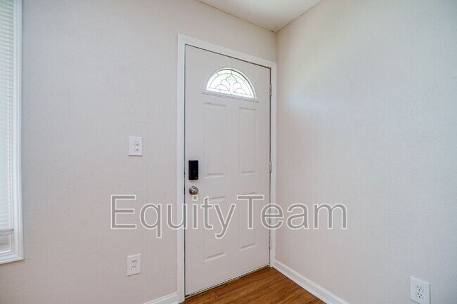 Building Photo - 9751 Marino Dr