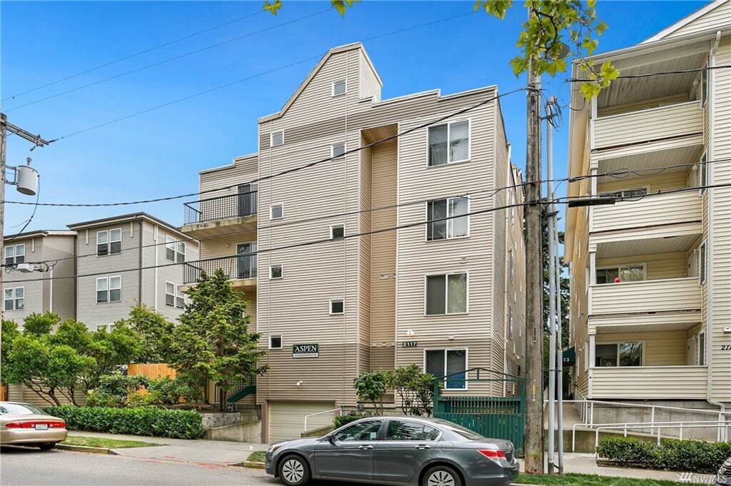 Primary Photo - 2117 N 107th St