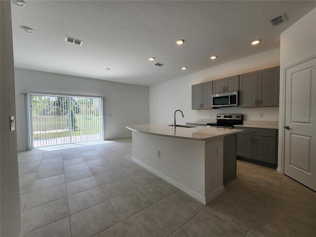 Building Photo - 2620 Penguin Blvd