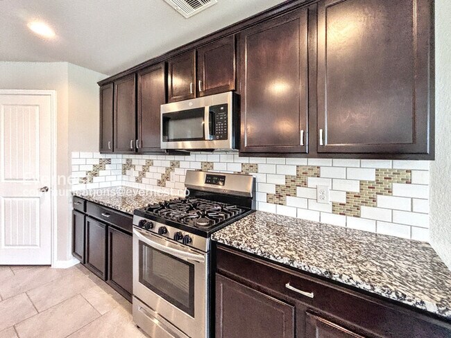Foto del edificio - 3906 McDonough Way