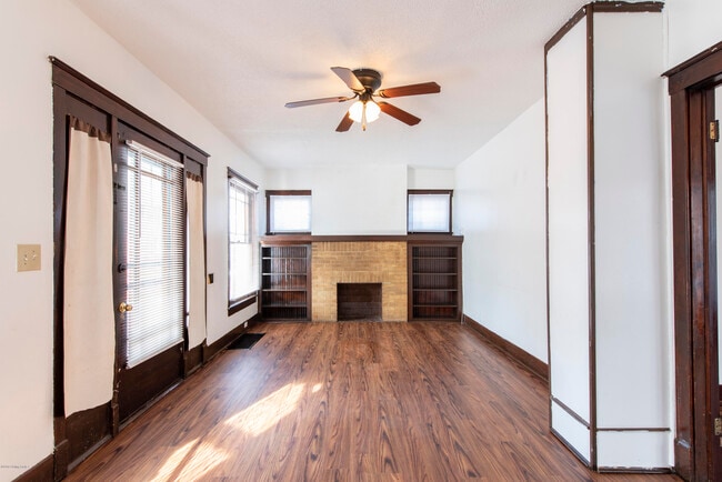 Building Photo - 633 S 42nd St
