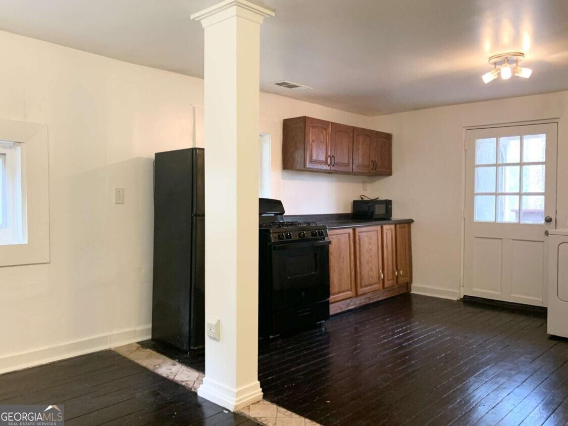 Foto principal - 162 Ridgeland Ave