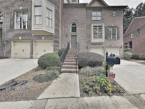 Building Photo - 7257 Village Crk