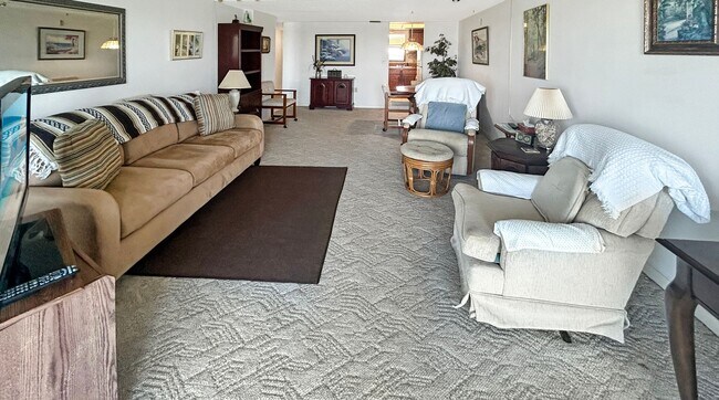 Foto del edificio - Waterfront Furnished 1 Bed, 1.5 Bath at Chateau Towers – 9th Floor with Balcony