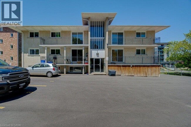 Building Photo - 317 Erb St. W