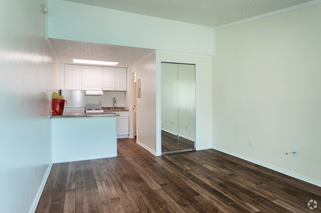 Estudio - The Rialto 288SF - Clubside Apartment Homes