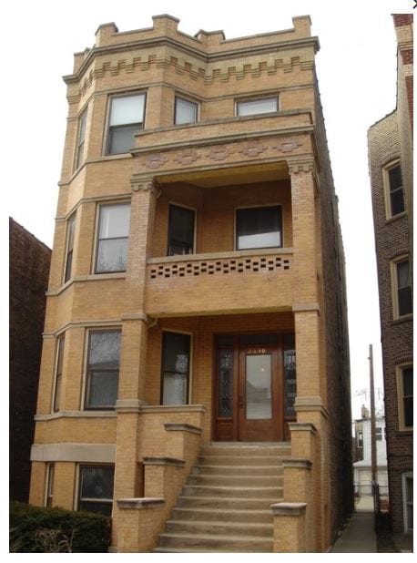 Building Photo - 2630 N Mozart