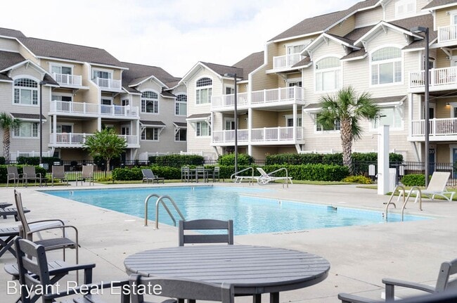 Foto del edificio - 3 br, 2 bath House - 670 St. Joseph Street...