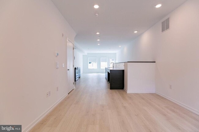 Foto del edificio - 1240 LeCount St