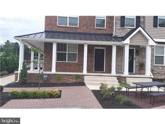Building Photo - 714 Pony Ln