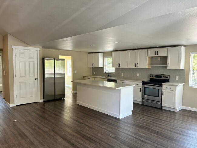 Foto del edificio - 16952 Clear Creek Rd NW