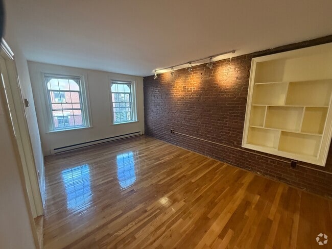 Building Photo - 94 West Cedar St