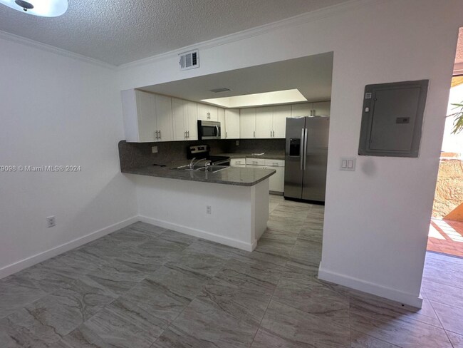 Foto del edificio - 10833 NW 7th St