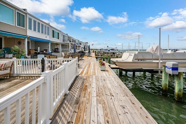 Foto del edificio - 617 Bayshore Dr