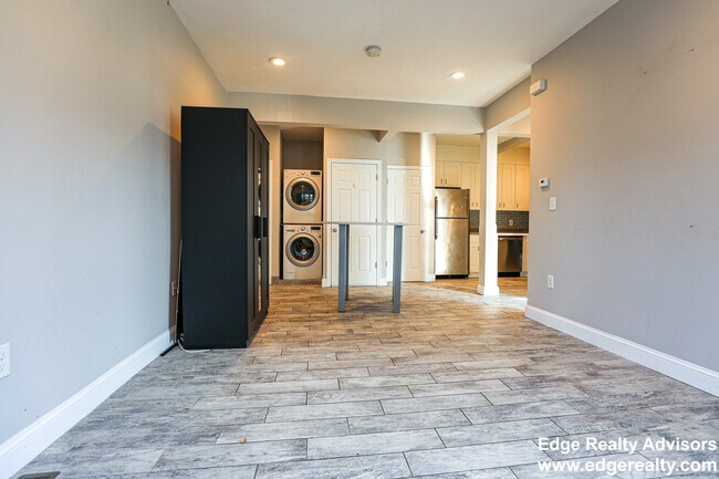 Foto del edificio - 79 Linden St