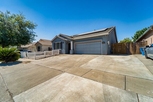 Foto del edificio - North Yuba City 3 bd 2 bath Home with solar