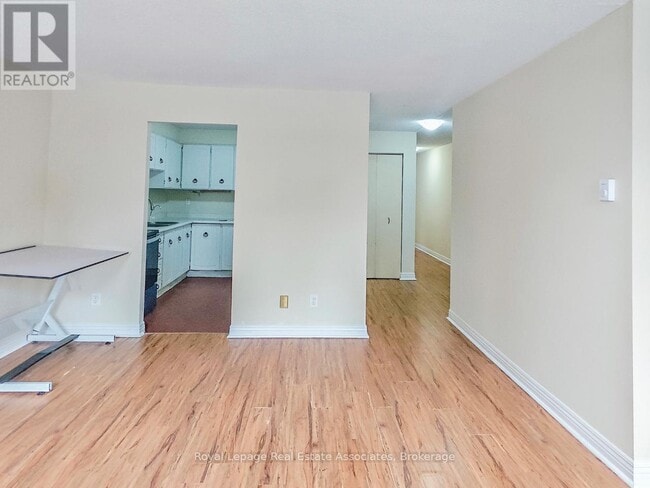 Photo du bâtiment - 5130A Dundas St W