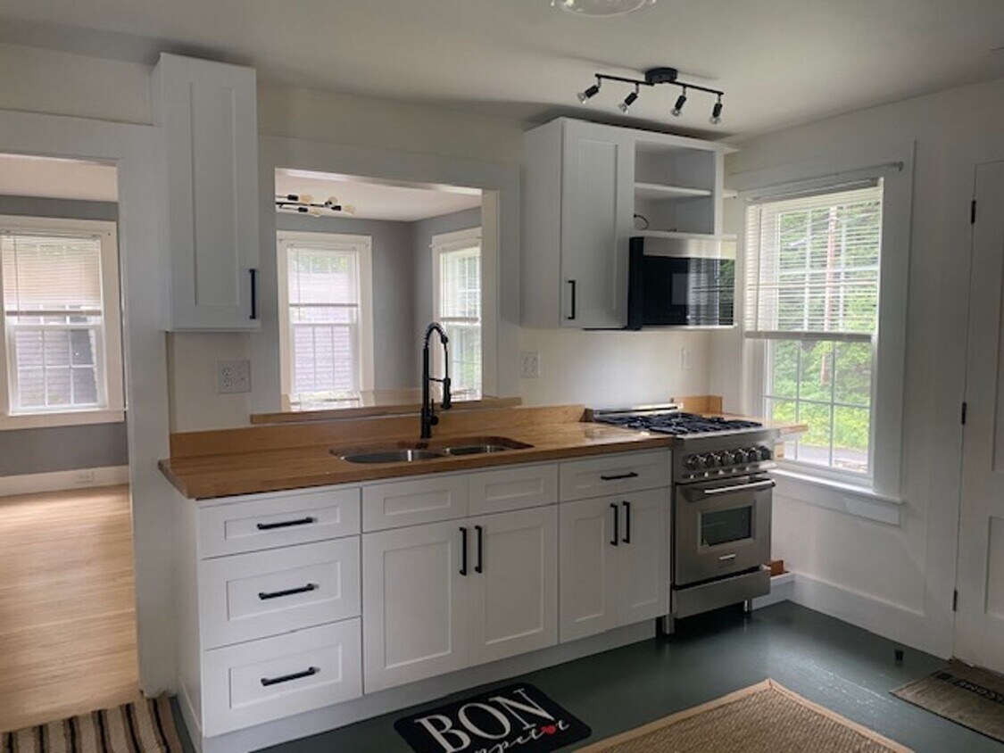 Building Photo - 12 Lowell St