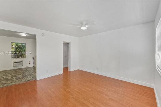 Foto del edificio - 645 NE 77th St