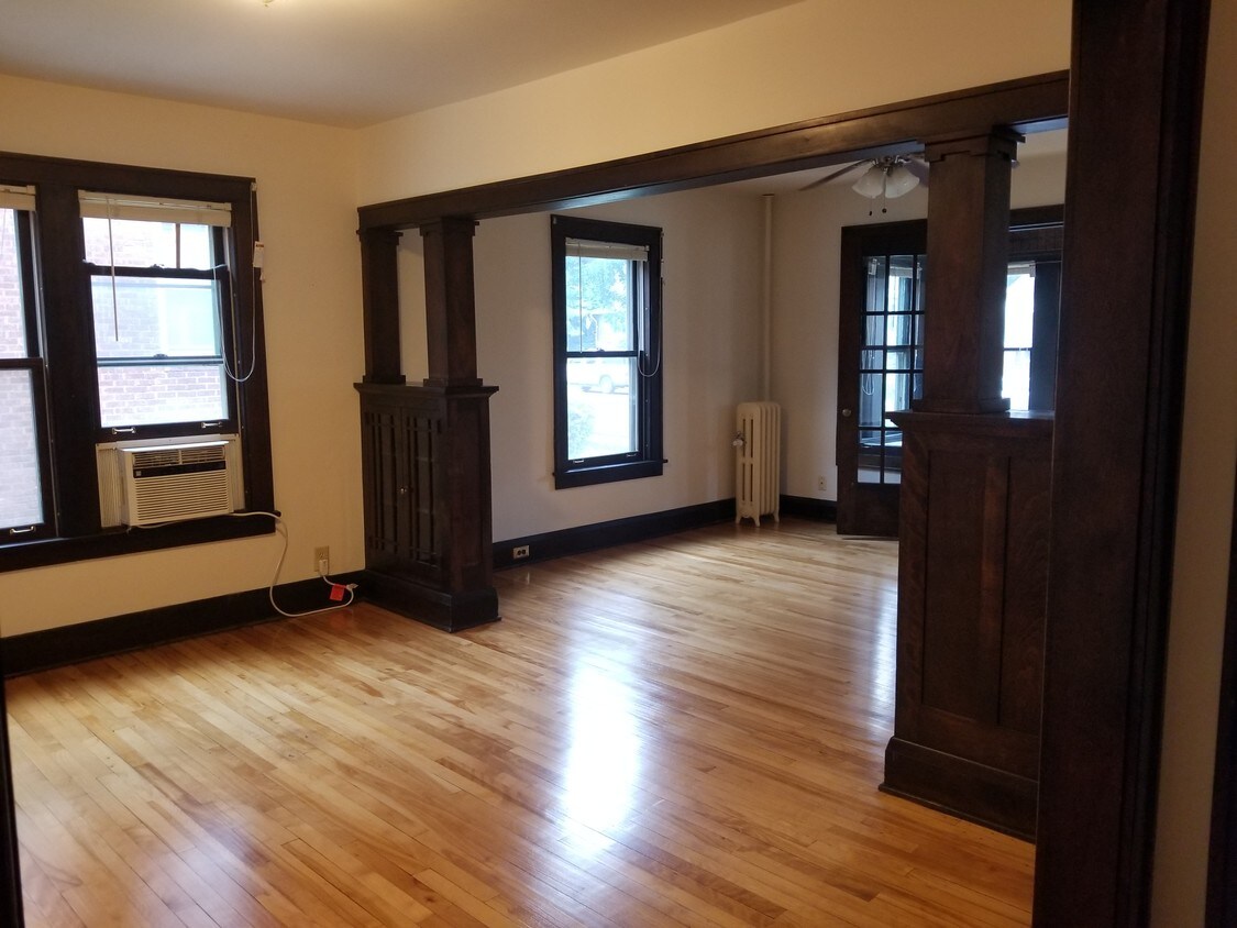 Heritage Crest Apartments Rentals in South Saint Paul at 219 3rd Ave S South Saint Paul, MN