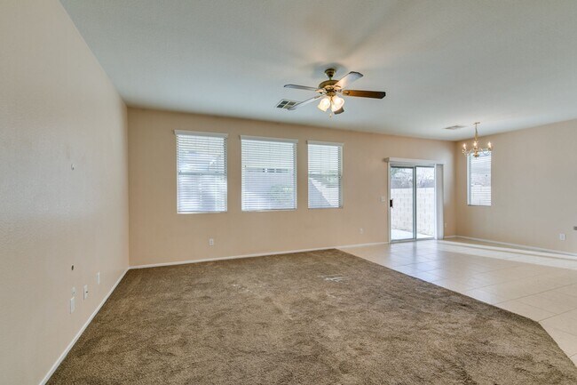 Building Photo - WONDERFUL 1 STORY WITH BRAND NEW STAINLESS...