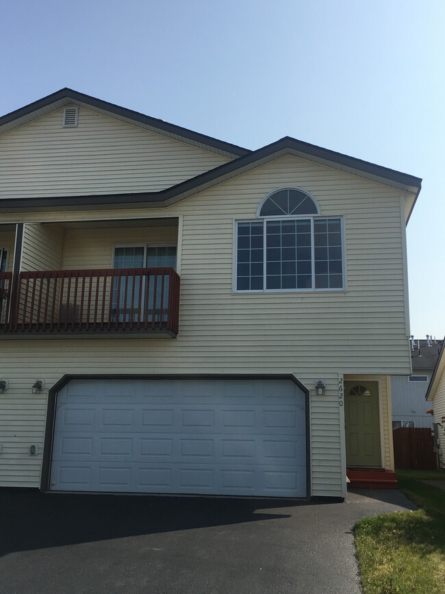 Building Photo - 2620 Meadow View Dr