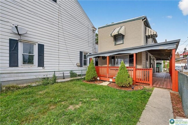 Building Photo - 521 N Lumber St