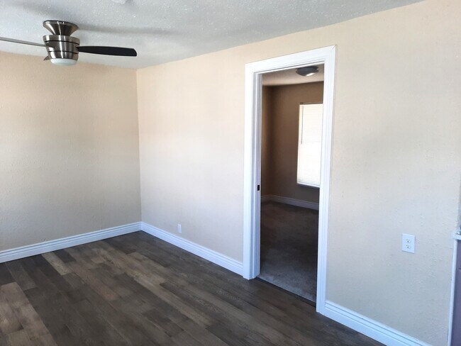 entrance to bedroom - 511 Wolf St