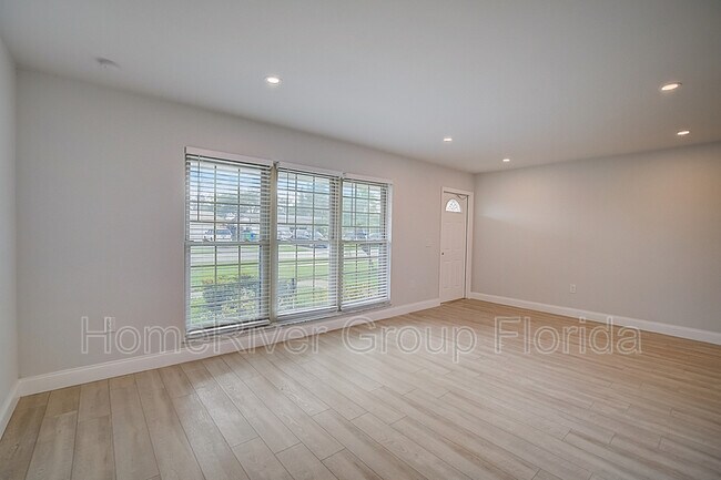 Building Photo - 9565 NW 26th St