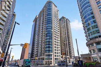 Building Photo - 242 Rideau St