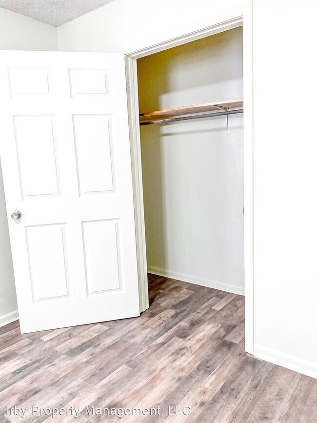 Building Photo - 3 br, 1 bath House - 301 E Hickory Street