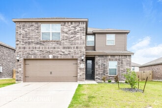Building Photo - 2020 Meadow Dr