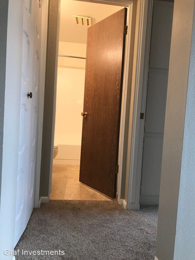 404 S 1st St, Selah, WA 98942 Room for Rent in Selah, WA