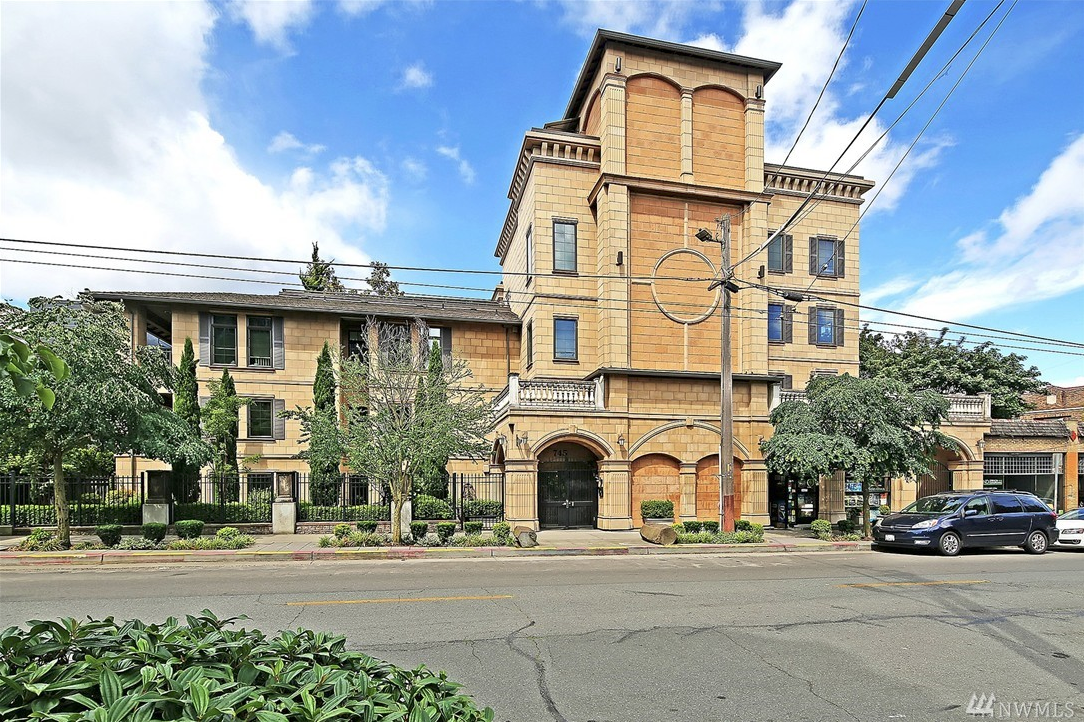Primary Photo - 745 Bellevue Ave E