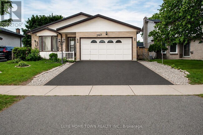 Building Photo - 762 Railton Ave