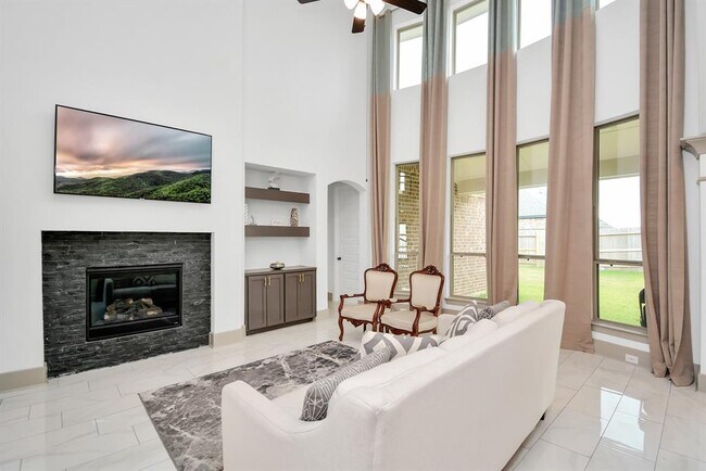 Building Photo - 831 Sarasota Shore Dr