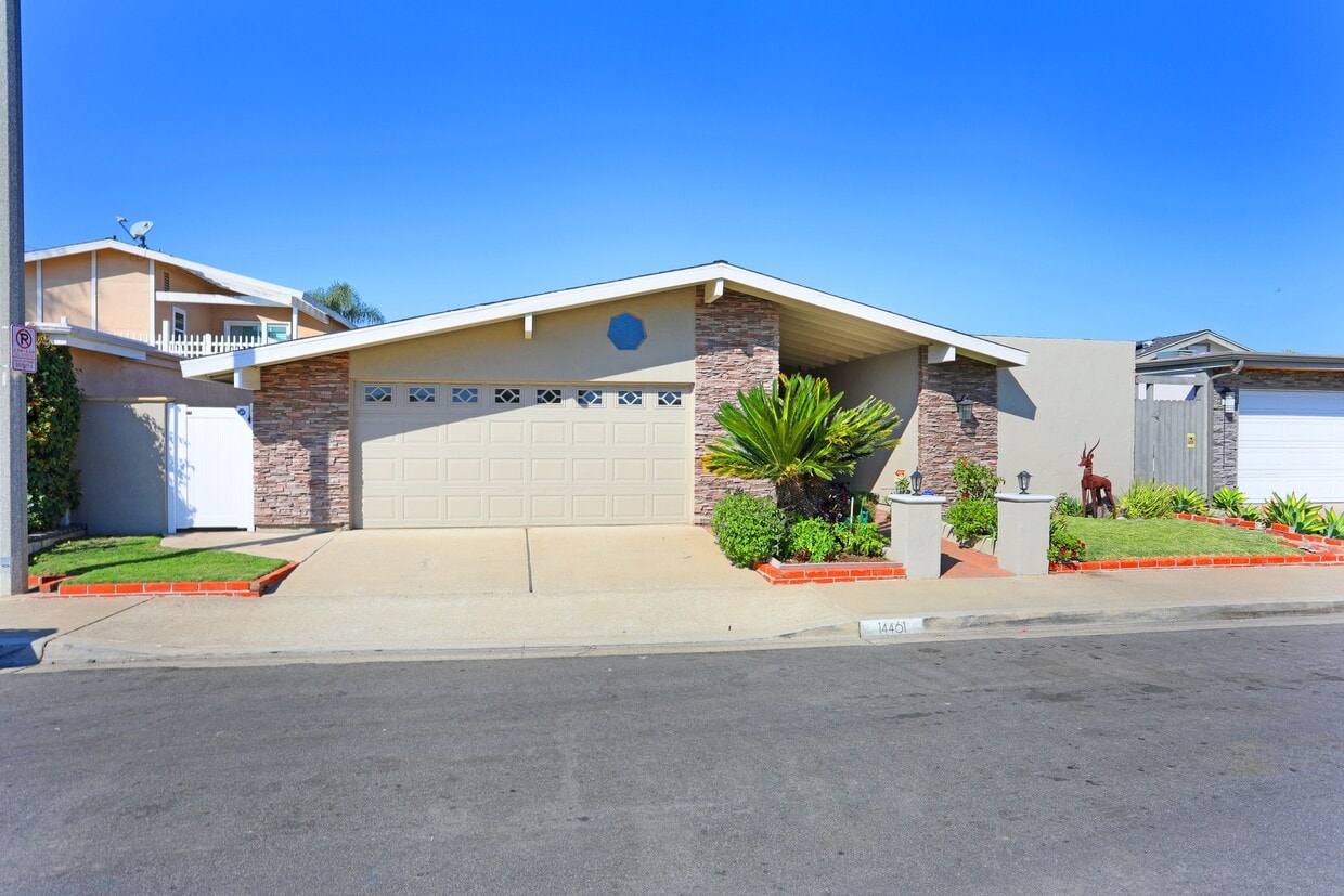 Photo - 14461 Denbigh Ln (Tustin, CA)