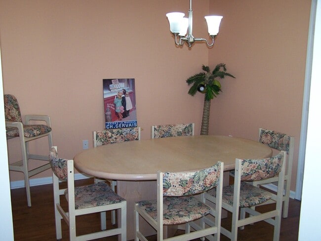 Building Photo - 2080 Greenview Shores Blvd