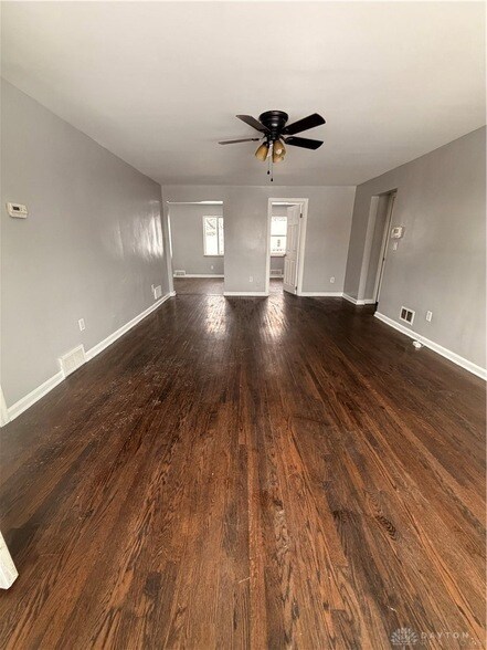 Foto del edificio - 5401 Newfield Ave