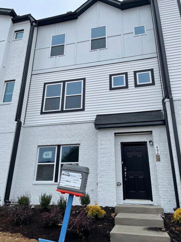 Foto principal - 405 Diversity Way