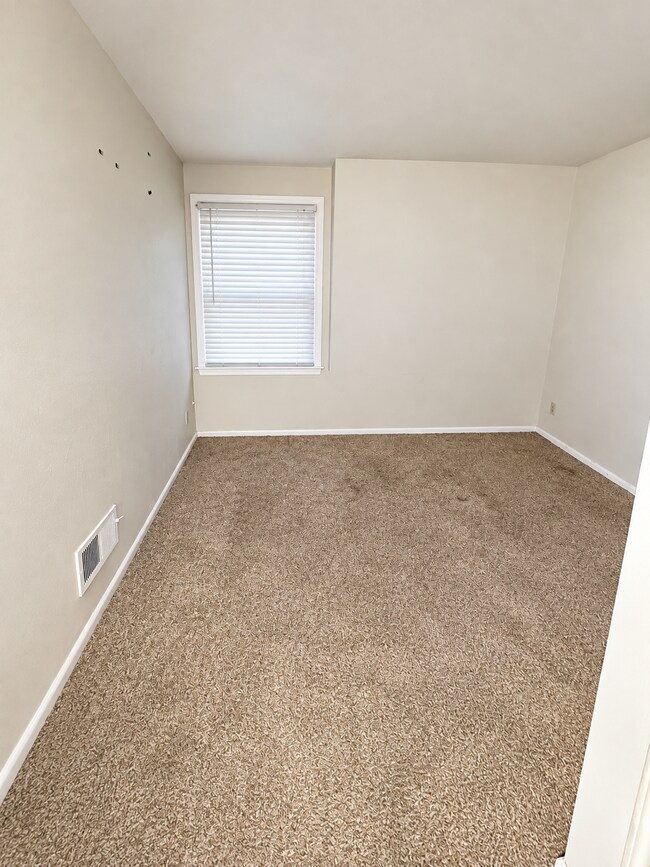 Foto del edificio - 8842 N 95th St